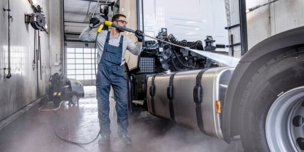 Nettoyeurs haute pression à eau chaude de la gamme Medium