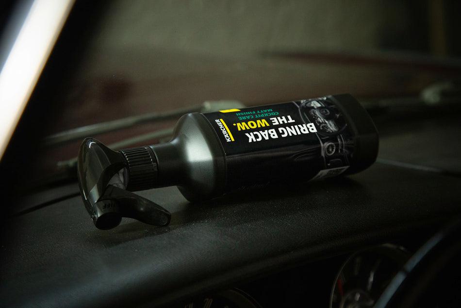 Produit d'entretien pour tableau de bord éclat satiné RM 652